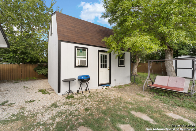 Listing photo id 25 for 519 Sandalwood