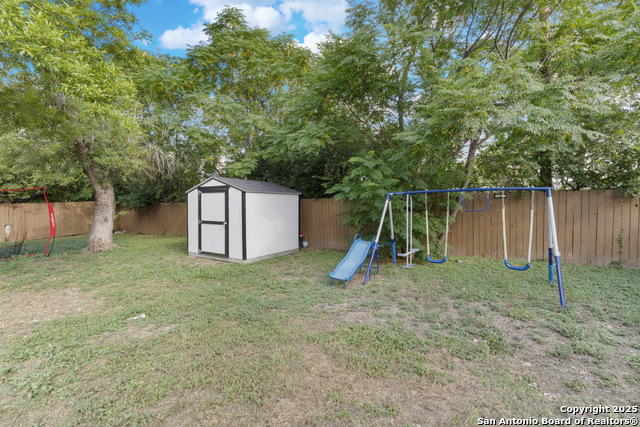 Listing photo id 26 for 519 Sandalwood