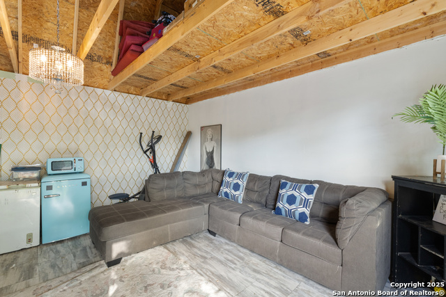 Listing photo id 27 for 519 Sandalwood