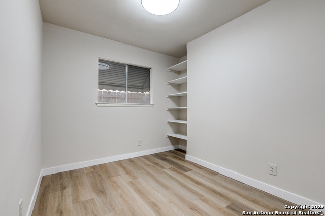 Image 11 of 14 For 3022 Redstart