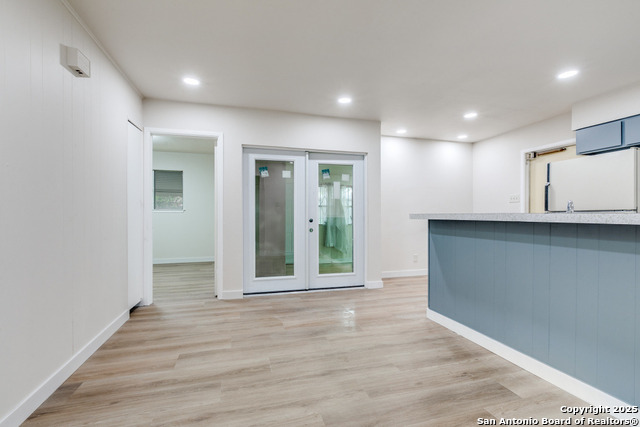 Image 5 of 14 For 3022 Redstart