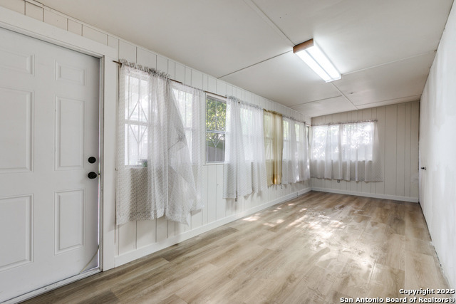 Image 7 of 14 For 3022 Redstart