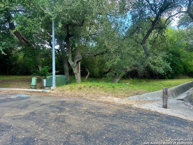 Listing photo id 0 for 3400 & 3402 Wellsprings