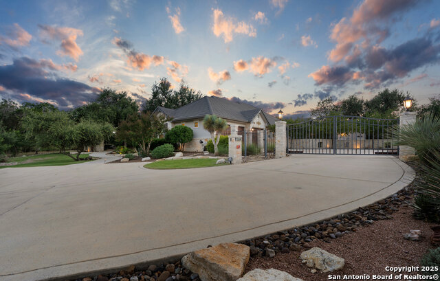 Image 2 of 81 For 8 Winged Foot