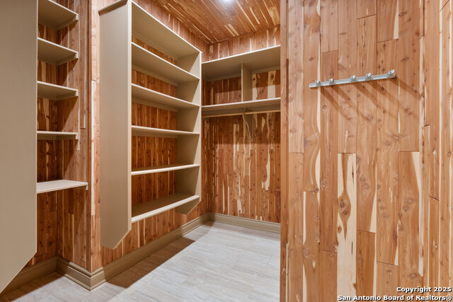 Image 40 of 81 For 8 Winged Foot