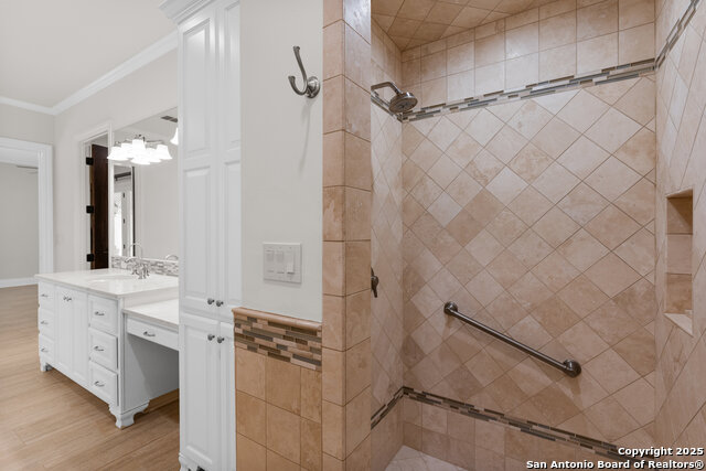 Image 65 of 81 For 8 Winged Foot