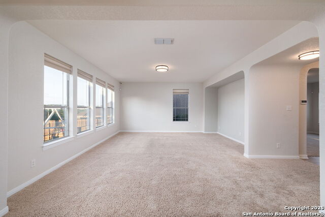 Listing photo id 8 for 1219 Ashbury Bay