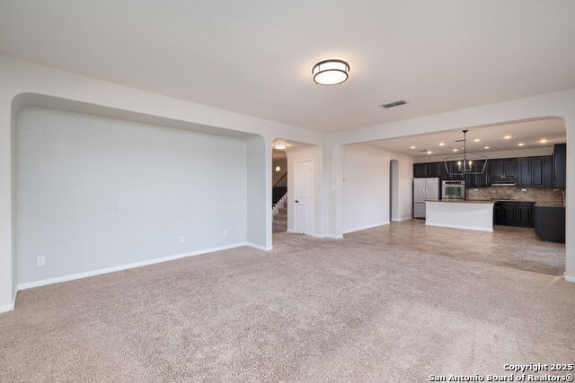 Listing photo id 9 for 1219 Ashbury Bay