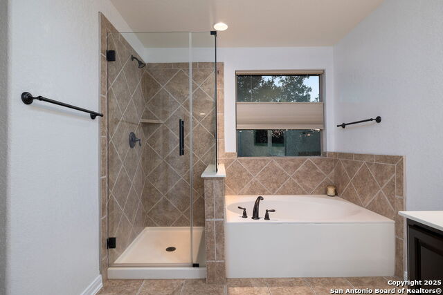 Listing photo id 22 for 1219 Ashbury Bay