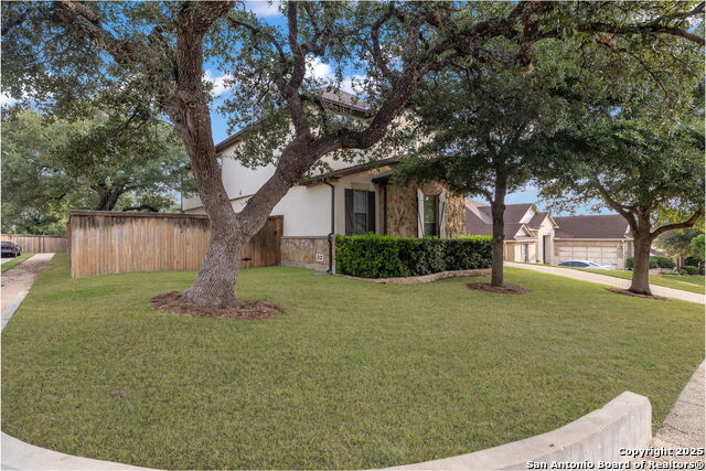 Listing photo id 1 for 1219 Ashbury Bay