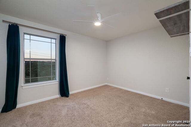 Listing photo id 29 for 1219 Ashbury Bay