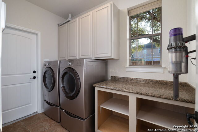 Listing photo id 31 for 1219 Ashbury Bay