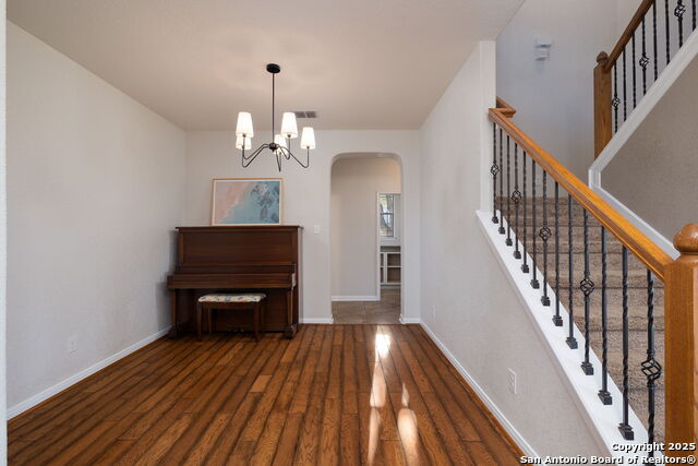 Listing photo id 4 for 1219 Ashbury Bay
