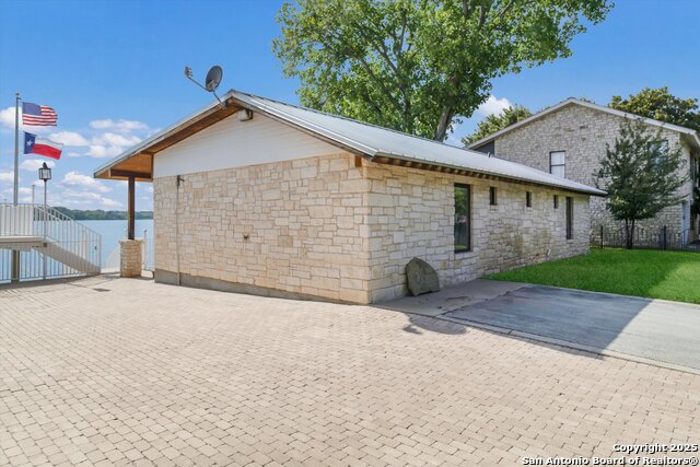 Image 41 of 50 For 100 Waterway