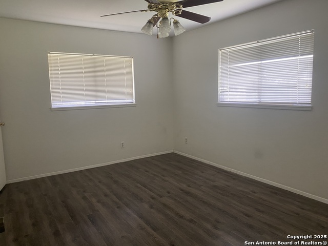 Image 13 of 15 For 1502 Park N