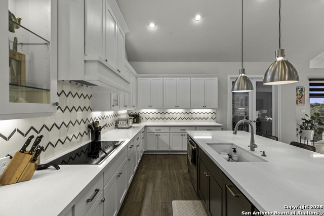 Image 18 of 42 For 552 Falcon Cove