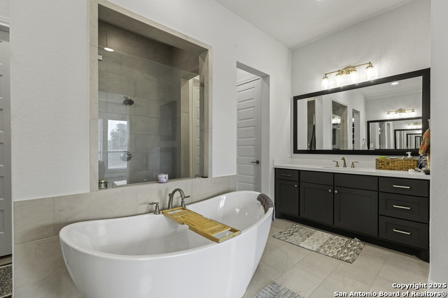 Image 26 of 42 For 552 Falcon Cove