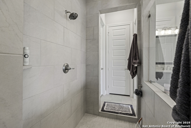 Image 28 of 42 For 552 Falcon Cove