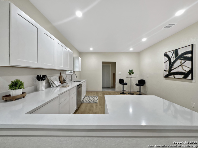 Image 12 of 24 For 1103 Hays  