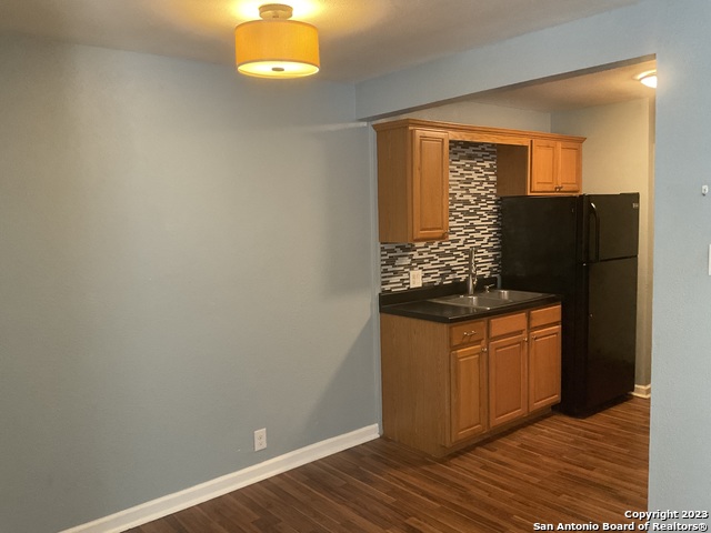 Image 2 of 10 For 1016 Kampmann Blvd  5