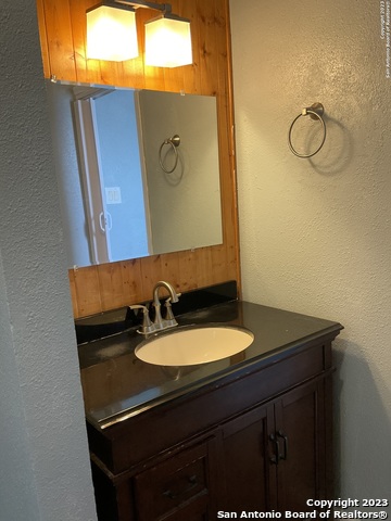 Image 7 of 10 For 1016 Kampmann Blvd  5