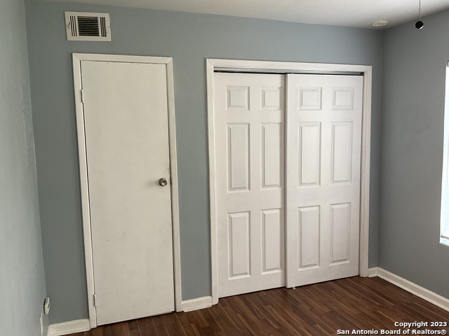 Image 9 of 10 For 1016 Kampmann Blvd  5