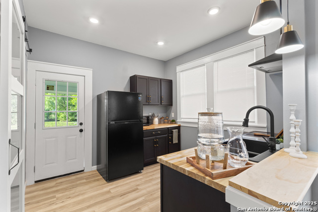 Image 11 of 23 For 2506 Saunders Ave