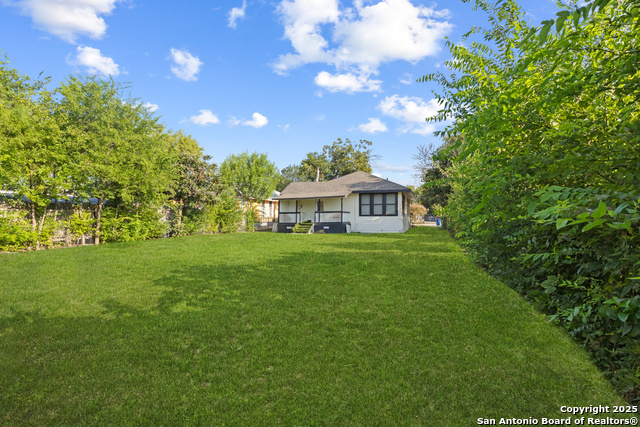 Image 21 of 23 For 2506 Saunders Ave