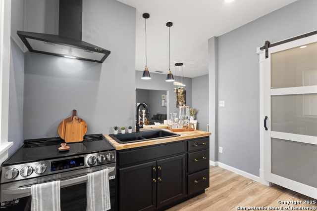 Image 9 of 23 For 2506 Saunders Ave