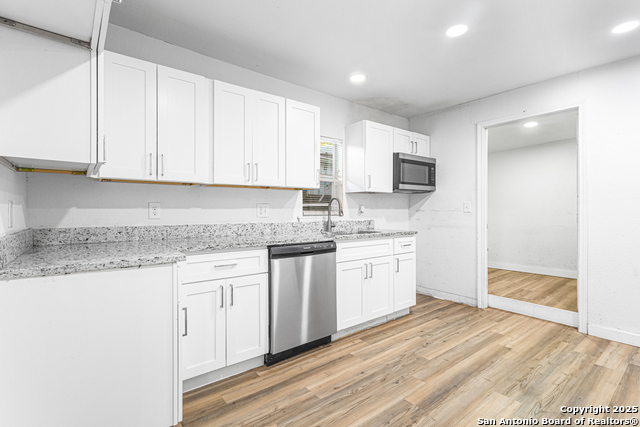 Listing photo id 10 for 3537 Laredo St S