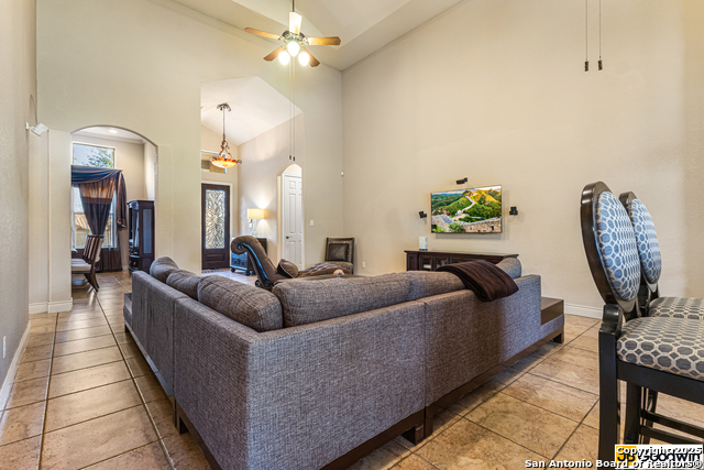 Image 16 of 36 For 25022 Estancia