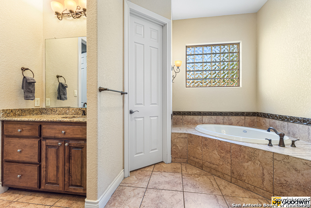 Image 21 of 36 For 25022 Estancia