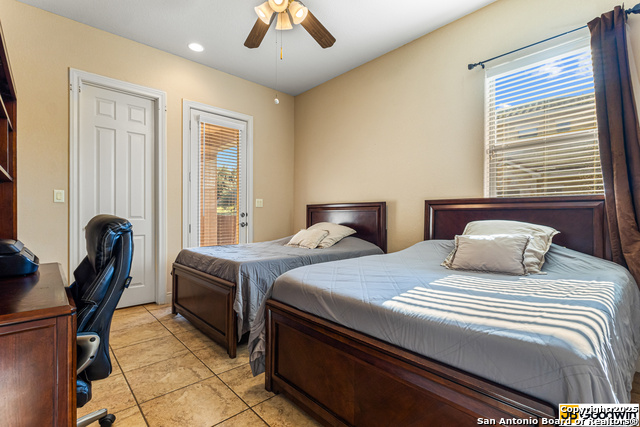 Image 22 of 36 For 25022 Estancia