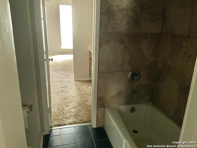 Image 17 of 28 For 4903 Ali Ave 4