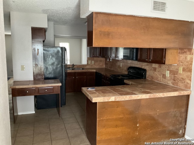 Image 8 of 28 For 4903 Ali Ave 4