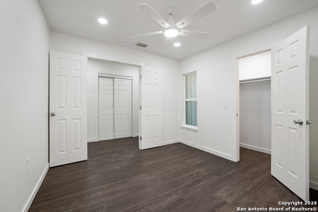 Listing photo id 12 for 5914 Brambletree