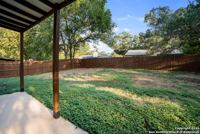 Listing photo id 18 for 5914 Brambletree