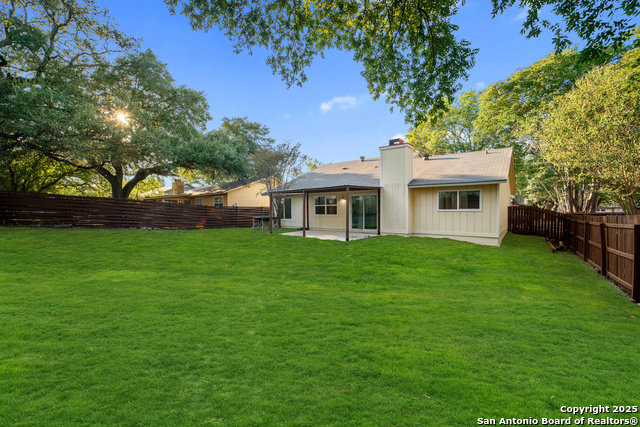 Listing photo id 19 for 5914 Brambletree
