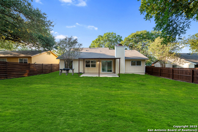 Listing photo id 20 for 5914 Brambletree