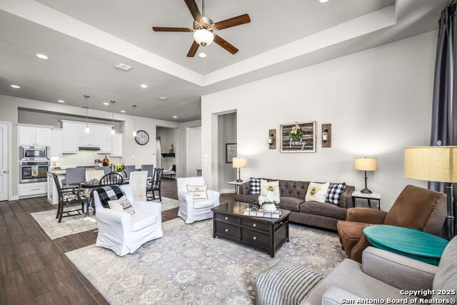 Listing photo id 11 for 1177 Nutmeg  