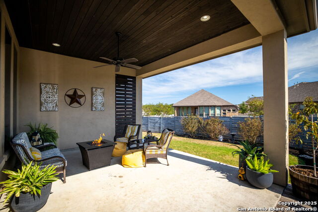 Listing photo id 29 for 1177 Nutmeg  