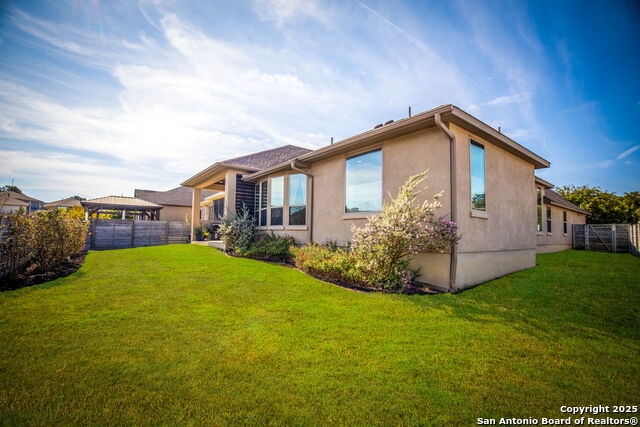 Listing photo id 30 for 1177 Nutmeg  