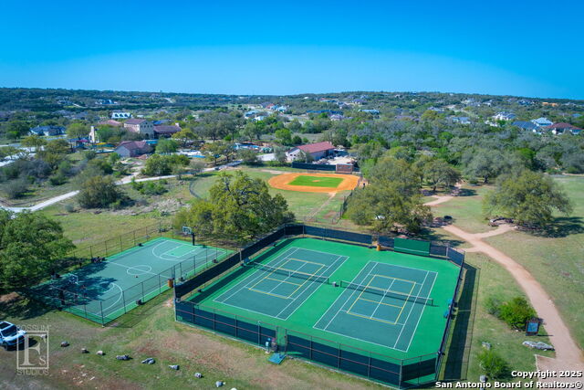 Listing photo id 40 for 1177 Nutmeg  