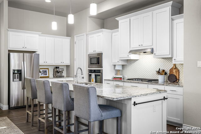 Listing photo id 3 for 1177 Nutmeg  