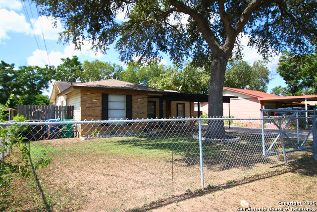 Image 4 of 18 For 2715 Irwin  