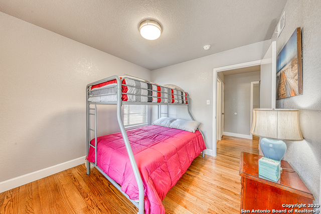 Listing photo id 11 for 226 Tammy