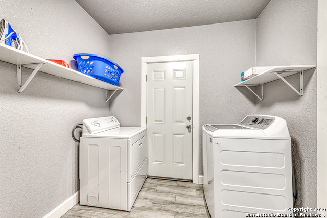 Listing photo id 13 for 226 Tammy