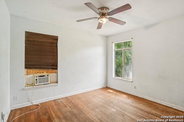 Listing photo id 11 for 142 Newport