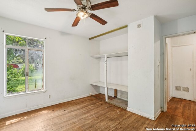 Listing photo id 12 for 142 Newport