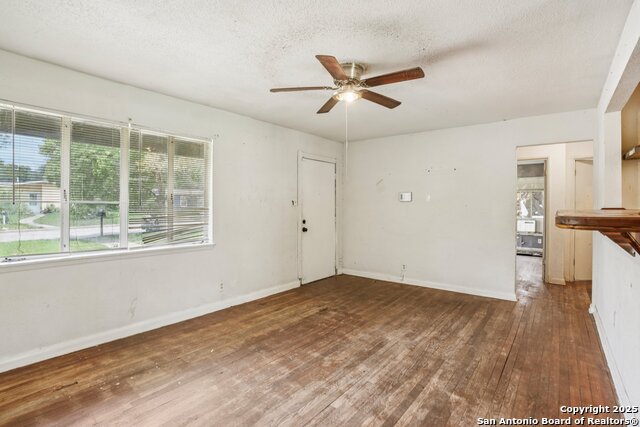 Listing photo id 4 for 142 Newport